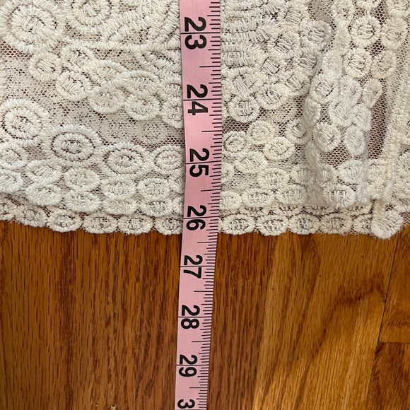 Elegant Cream Lace Women Top - Picture 4 of 4